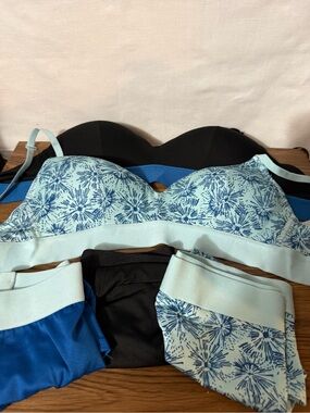 Bras and panties, M.. 5 pieces